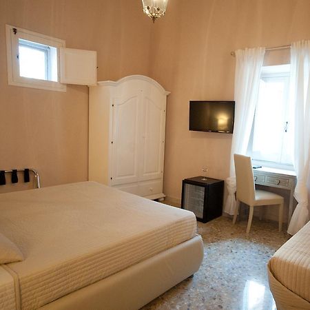 Suite Barocca Noto Cameră foto